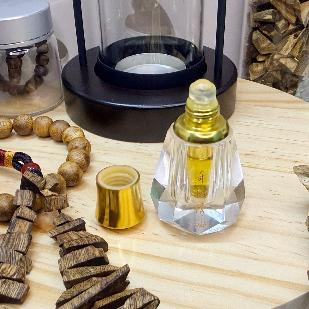 Pure Agarwood Essential Oil(a dropper bottle or a rollerball bottle) - Image 4